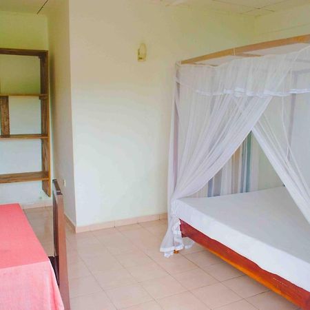 Surfers Paradise Weligama Bagian luar foto