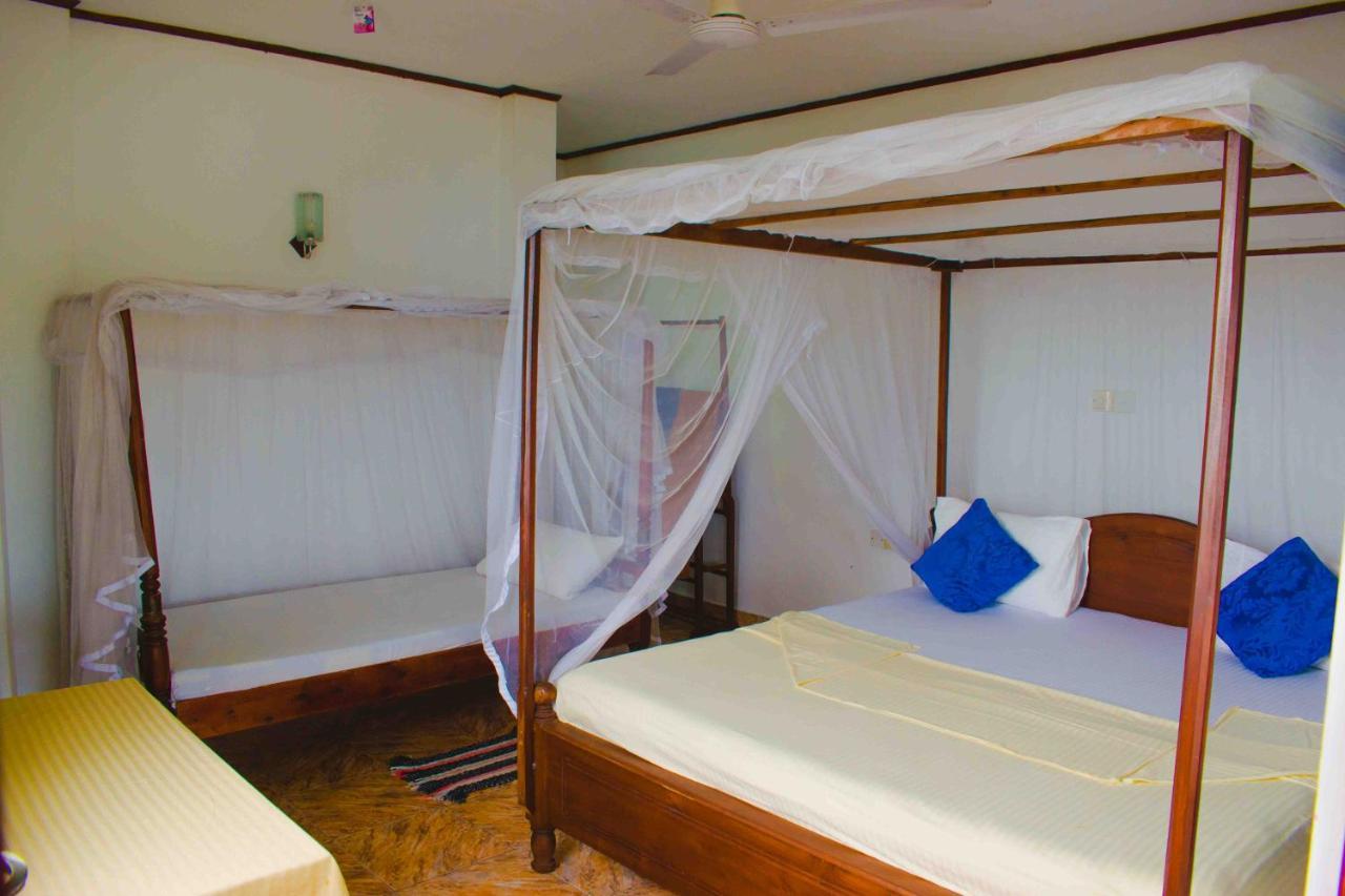 Surfers Paradise Weligama Bagian luar foto