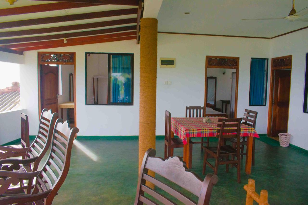 Surfers Paradise Weligama Bagian luar foto
